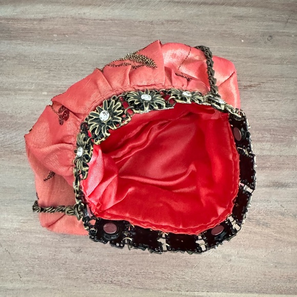 ERMO Sequin Embroidered Coral Floral Evening Clutch Bag - Picture 6 of 6